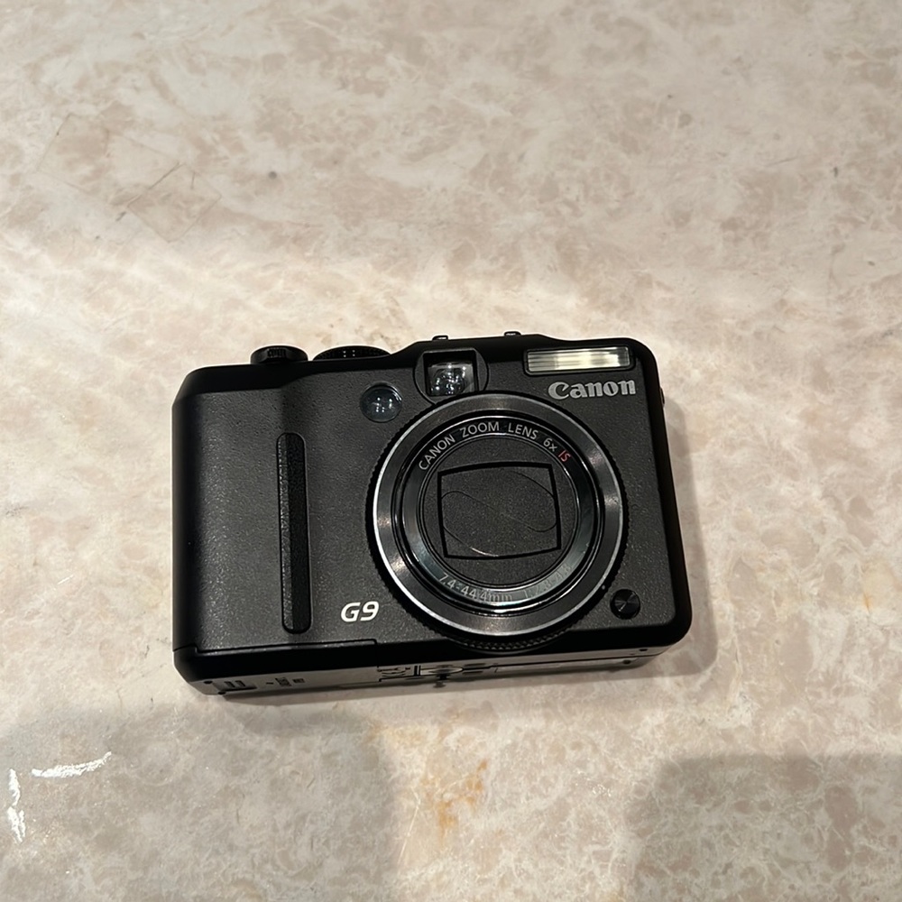 Canon G9 camera